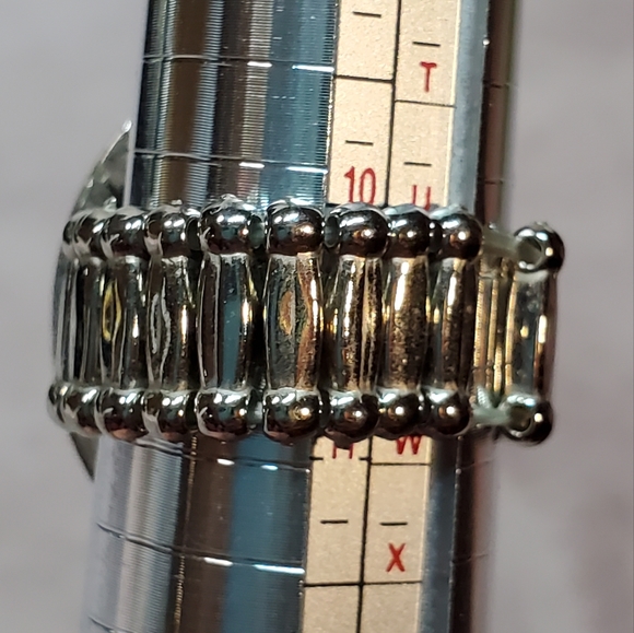 White Howlite Ring on Stretchy band - Picture 2 of 2